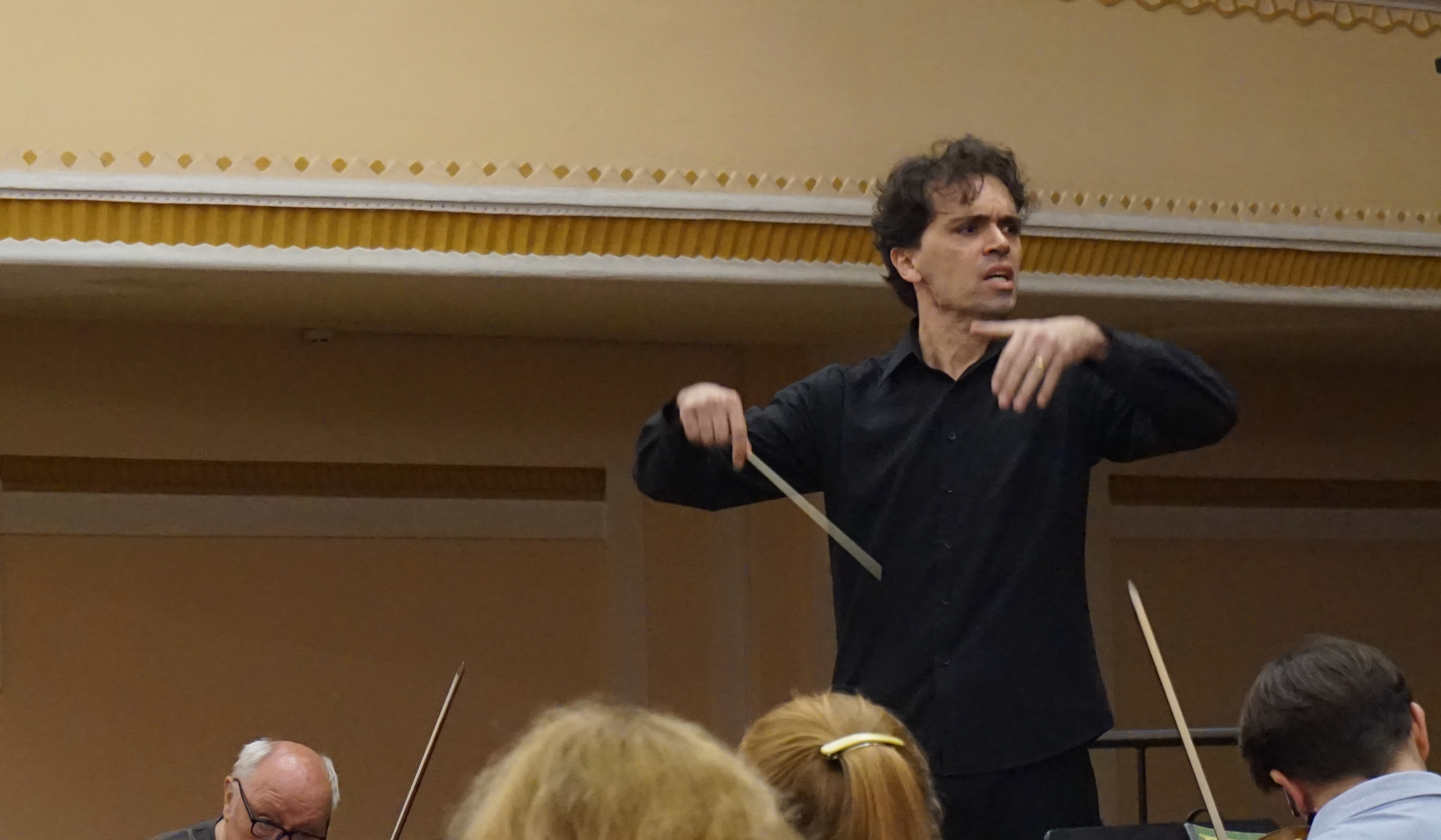 Daniel Padua, conductor